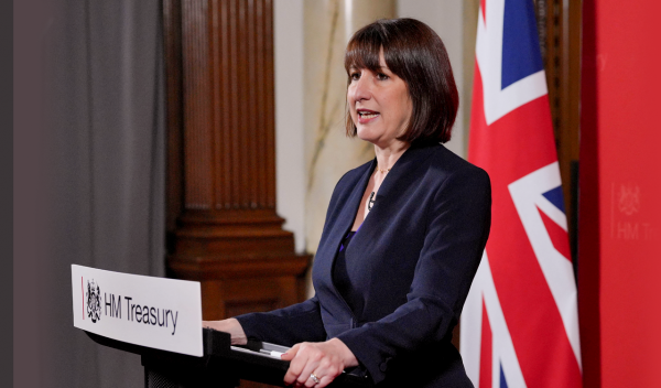 Ρέιτσελ Ριβς: «Θα κάνουμε τη Βρετανία να χτίσει ξανά» – Τι είπε στην πρώτη της ομιλία