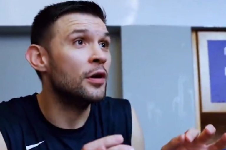 Ο Παπανικολάου επιμένει για τα… παπούτσια του Αντετοκούνμπο