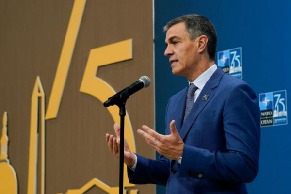 ΝΑΤΟ: Ο Σάντσεθ καλεί να μην εφαρμόζουν «δυο μέτρα και δυο σταθμά» στην Ουκρανία και στη Γάζα