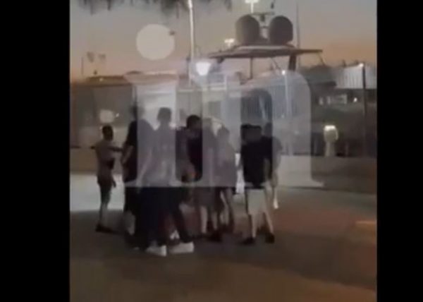 Πειραιά: Βίντεο ντοκουμέντο από το μαχαίρωμα 16χρονης σε 19χρονη έξω από γνωστό κλαμπ