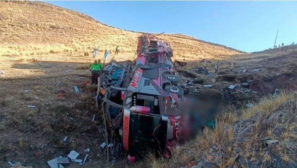 Περού: Τουλάχιστον 26 νεκροί και 14 τραυματίες από πτώση λεωφορείου σε γκρεμό