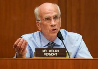 ΗΠΑ: Ο Πίτερ Γουέλς γίνεται ο πρώτος γερουσιαστής που ζητάει από τον Μπάιντεν να παραιτηθεί