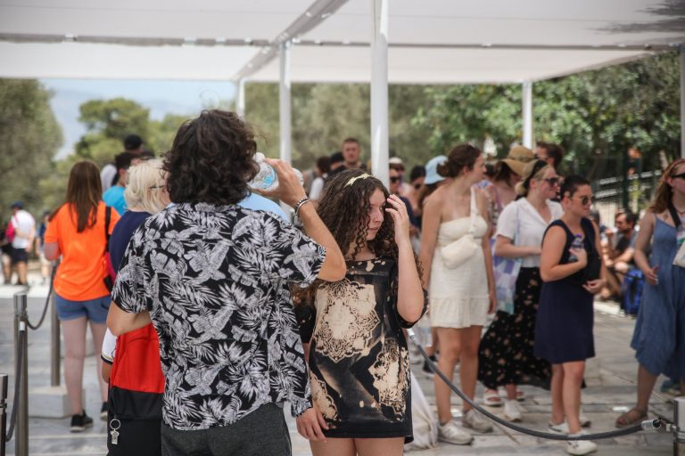 Ο καύσωνας βλάπτει σοβαρά και τα τρόφιμα –  Τι συνιστούν οι ειδικοί