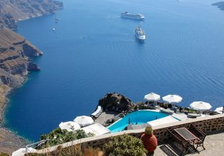 Υπερτουρισμός: Η Σαντορίνη «το νησί του Instagram» πλησιάζει στο σημείο κορεσμού, γράφει το AFP