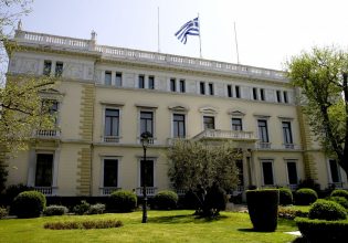 Ο λαός παρακαλά να μην χρειαστεί το ΕΣΥ στο νησί, ο Μητσοτάκης να βρει πρόεδρο που θα εγκριθεί, ο Κασσσελάκης να «περάσει» ο τσαμπουκάς για πολιτική