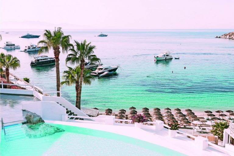 Βουτιά τιμών για ενοικίαση πολυτελών βιλών στη Μύκονο