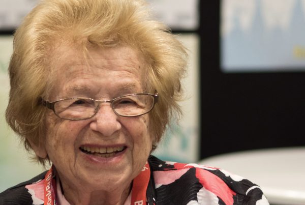 Η επιζήσασα του Ολοκαυτώματος που έσπασε τα ταμπού εκατομμυρίων ανθρώπων στο… σεξ