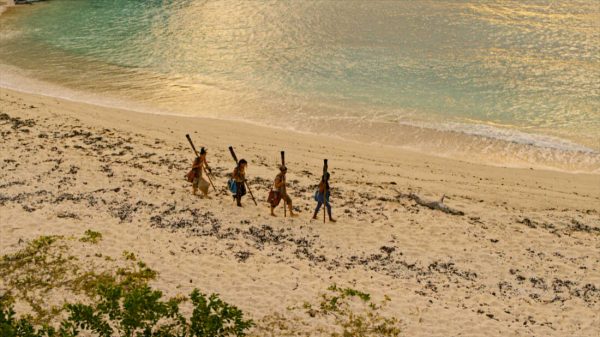 O λαός βλέπει τις τιμές και παθαίνει συγκοπή, ο ΣΥΡΙΖΑ θυμήθηκε τη διαπλοκή, η κυβέρνηση απαντά με διαρροή