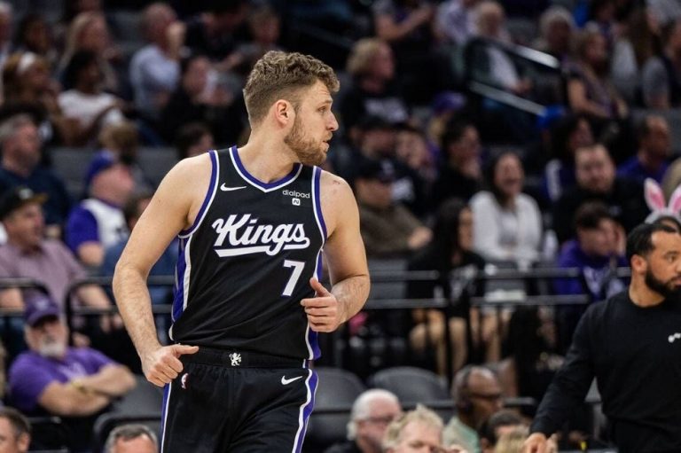 Βεζένκοφ: «Προς το παρόν είμαι παίκτης των Ράπτορς – Όμορφο να σε θέλουν κι άλλες ομάδες»