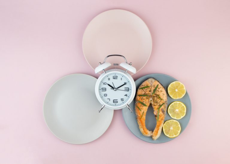 Διαλειμματική νηστεία: Οι επιστήμονες καταρρίπτουν 4 μύθους