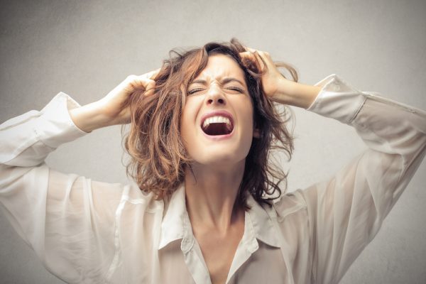 Γκρίνια: Σταματήστε τη μουρμούρα – Βλάπτει σοβαρά εσάς και τους γύρω σας