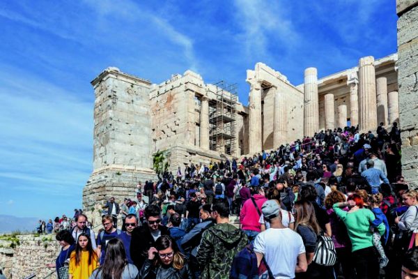 Οι συνέπειες μιας έκρηξης: Το φαινόμενο του υπερτουρισμού