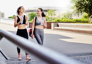 Περπάτημα: 3 συμβουλές για να κάψετε περισσότερες θερμίδες