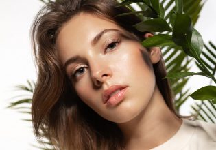 Τέλειο δέρμα με μίνιμαλ μακιγιάζ; Κι όμως γίνεται