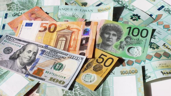 Βρετανία: Πως αυξήθηκαν οι μισθοί ταχύτερα από ΕΕ και ΗΠΑ