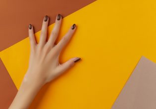 Νύχια: Οι αποχρώσεις που είναι must όσα χρόνια κι αν περάσουν