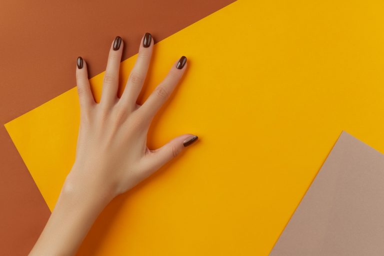 Νύχια: Οι αποχρώσεις που είναι must όσα χρόνια κι αν περάσουν