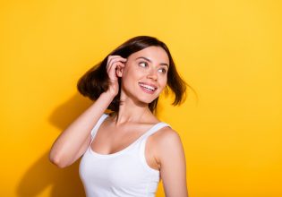 Μαλλιά: Έξυπνα τρικ για να μην πέφτουν στο πρόσωπό σας