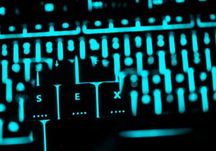 Συνελήφθη 24χρονος για πορνογραφία ανηλίκων και εκδικητική πορνογραφία