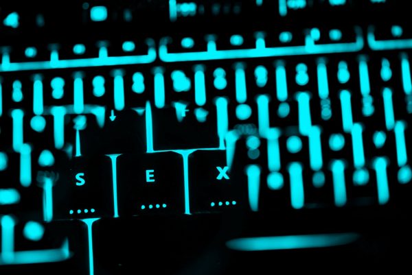 Συνελήφθη 24χρονος για πορνογραφία ανηλίκων και εκδικητική πορνογραφία