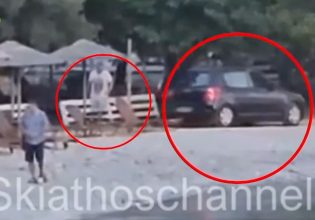 Σκόπελος: Έκλεισαν τον δρόμο προς την παραλία με ξαπλώστρες και ομπρέλες