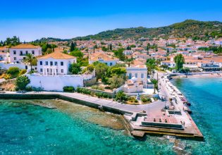 Σπέτσες: Όλα όσα θα κάνετε στο κοσμοπολίτικο νησί