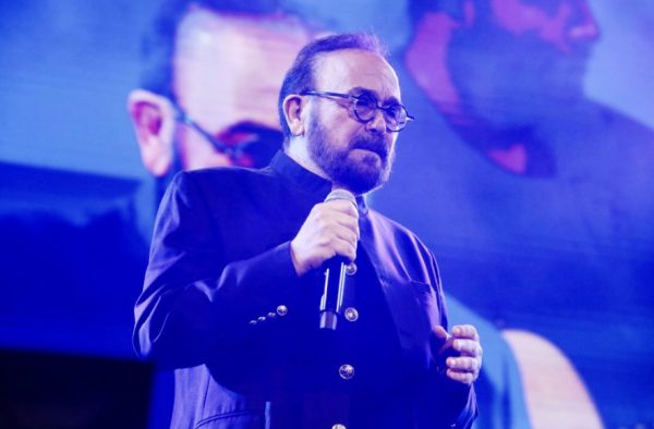 Ο Σταμάτης Γονίδης για το ατύχημά του: «Έχω φρικτούς πόνους»