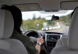 Καύσωνας: Η μυρωδιά του καινούργιου αυτοκινήτου φτάνει σε τοξικά επίπεδα στις υψηλές θερμοκρασίες