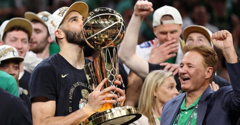 «Μίδας» ο Τέιτουμ: Υπογράφει με τους Σέλτικς το πιο ακριβό συμβόλαιο στην ιστορία του ΝΒΑ