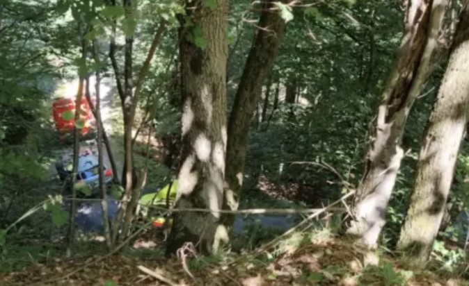 Ιταλία: Τραγικός θάνατος για 41χρονη – Πιάστηκαν τα ρούχα της σε τελεφερίκ και έπεσε σε γκρεμό