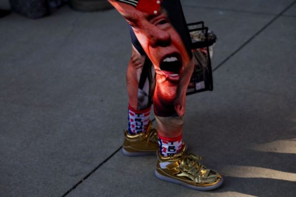 Τραμπ: «Δεν θα αλλάξει θεμελιωδώς» η εκστρατεία του εάν αποσυρθεί ο Μπάιντεν