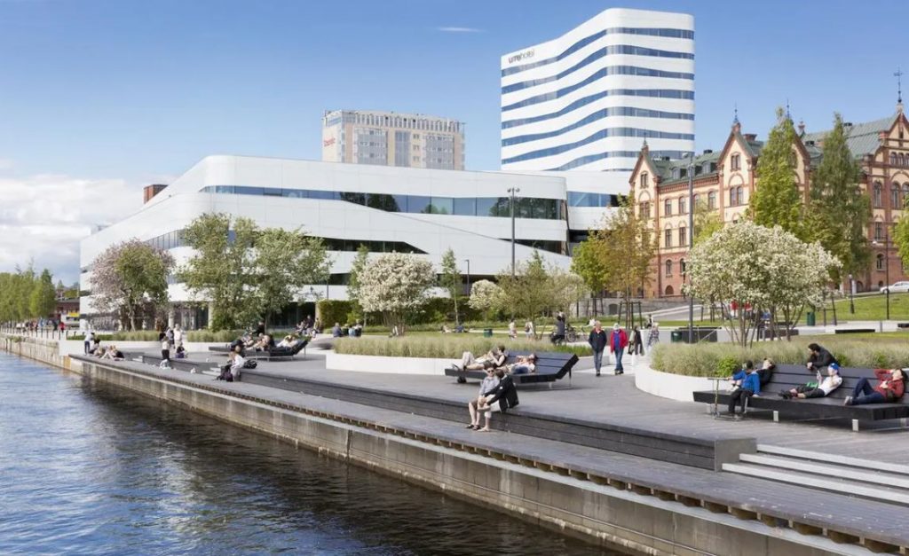 «Coolcation»: Η νέα τουριστική τάση και πώς επηρεάζει την Ελλάδα