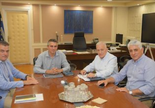 Να επιταχυνθεί η διαδικασία απόδοσης των εσόδων που δικαιούνται οι δήμοι, ζητάει ο Πρόεδρος της ΚΕΔΕ