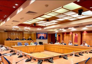 Σύσκεψη στην ΚΕΔΕ για τα προβλήματα στα νησιά, παρουσία του υφυπουργού Ναυτιλίας