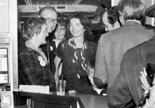 Μιχάλης Κακογιάννης και Τζάκι Κένεντι – «Τι θα γινόταν αν εσύ κι εγώ βρισκόμασταν μαζί;»