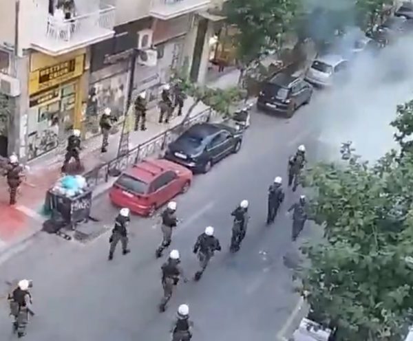 Πλατεία Βικτωρίας: 32 συλλήψεις για τα επεισόδια σε πορεία υπέρ των καταλήψεων