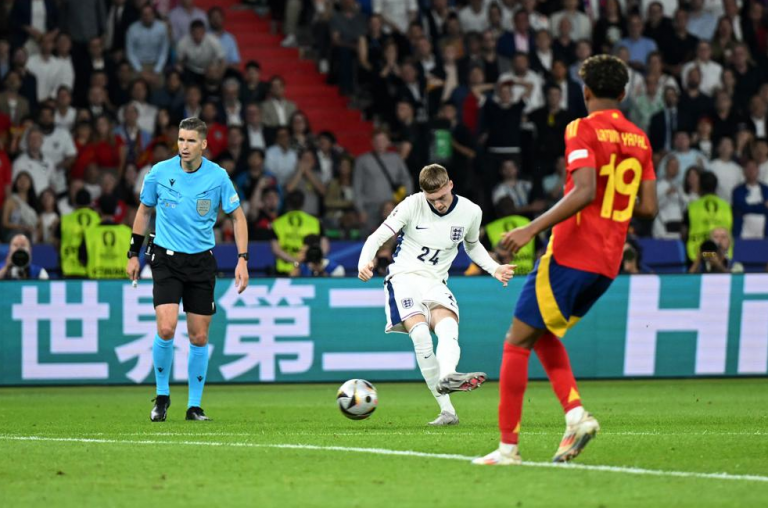 Η Αγγλία ισοφάρισε με ωραίο γκολ του Πάλμερ (1-1, vid)