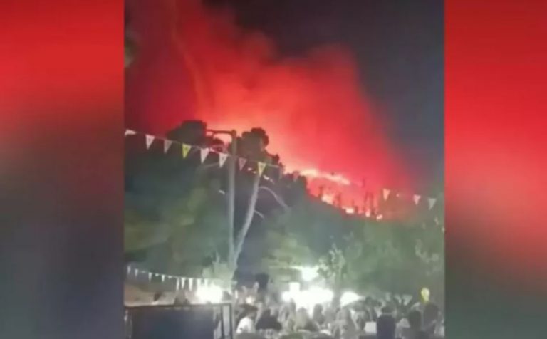 Τραγική ειρωνεία: Η φωτιά να καίει στη Ζάκυνθο υπό τους ήχους του «Δώσε μου φωτιά»