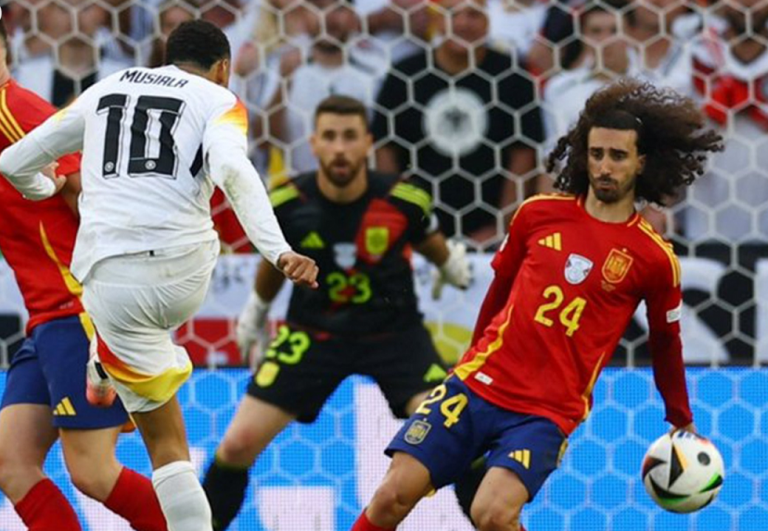 Τι είπε ο Κουκουρέγια για το χέρι στο ματς με την Γερμανία