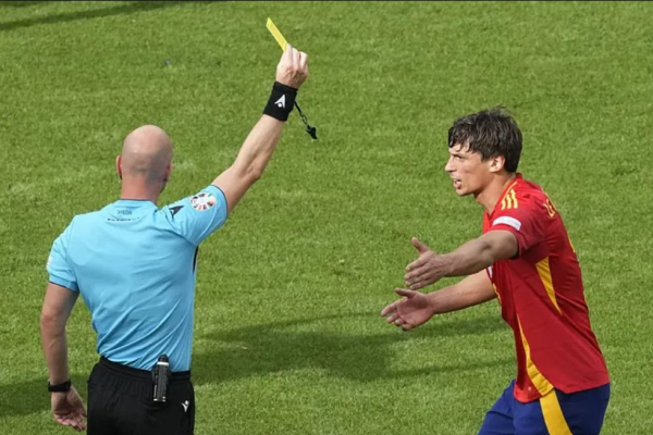Χωρίς τη μισή άμυνα, λόγω καρτών, στον ημιτελικό η Ισπανία