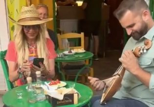 Άννα Βίσση: Οι Κρητικοί την υποδέχτηκαν με τσικουδιές και μαντινάδες σε καπηλειό του Ηρακλείου