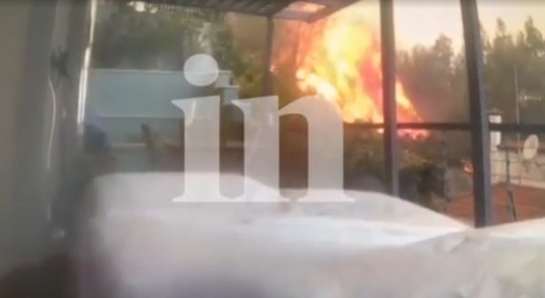 Φωτιά στην Αττική: Έξω από τα σπίτια της Νέας Πεντέλης οι φλόγες – Δείτε το βίντεο