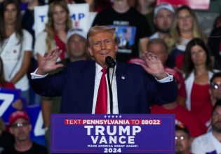 Ντόναλντ Τραμπ: Η Κάμαλα Χάρις έχει το γέλιο της τρελής – Εγώ είμαι πιο όμορφος