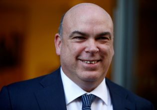 Ναυάγιο στη Σικελία: Ο Βρετανός μεγιστάνας Μάικ Λιντς μεταξύ των έξι αγνοουμένων