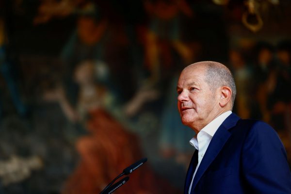 Γερμανία: O καγκελάριος Σολτς διαψεύδει πως η Γερμανία θα κόψει την στήριξη στο Κίεβο, αλλά…