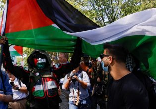 ΗΠΑ: Το Συνέδριο των Δημοκρατικών κατακλύζεται από διαδηλωτές υπέρ των Παλαιστινίων