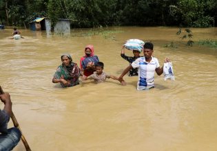 Ινδία: Φονικές πλημμύρες με 23 νεκρούς και 65.000 εκτοπισμένους – Εικόνες βιβλικής καταστροφής