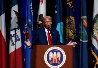 Ντόναλντ Τραμπ: Επίθεση στην Κάμαλα Χάρις για την «καταστροφική» αποχώρηση των ΗΠΑ από το Αφγανιστάν