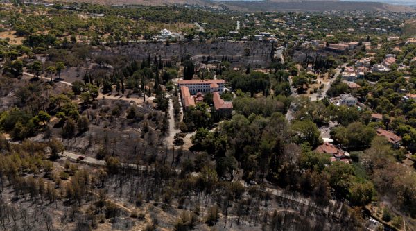 Φωτιά στην Αττική: Στην Πεντέλη την Τρίτη ο Μητσοτάκης με κυβερνητικό κλιμάκιο