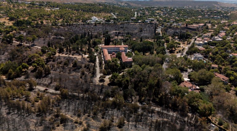 Φωτιά στην Αττική: Στην Πεντέλη την Τρίτη ο Μητσοτάκης με κυβερνητικό κλιμάκιο